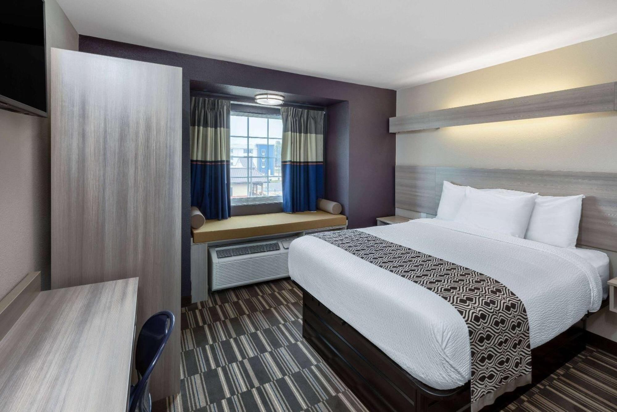 Microtel Inn & Suites By Wyndham Бошьер Сити Экстерьер фото